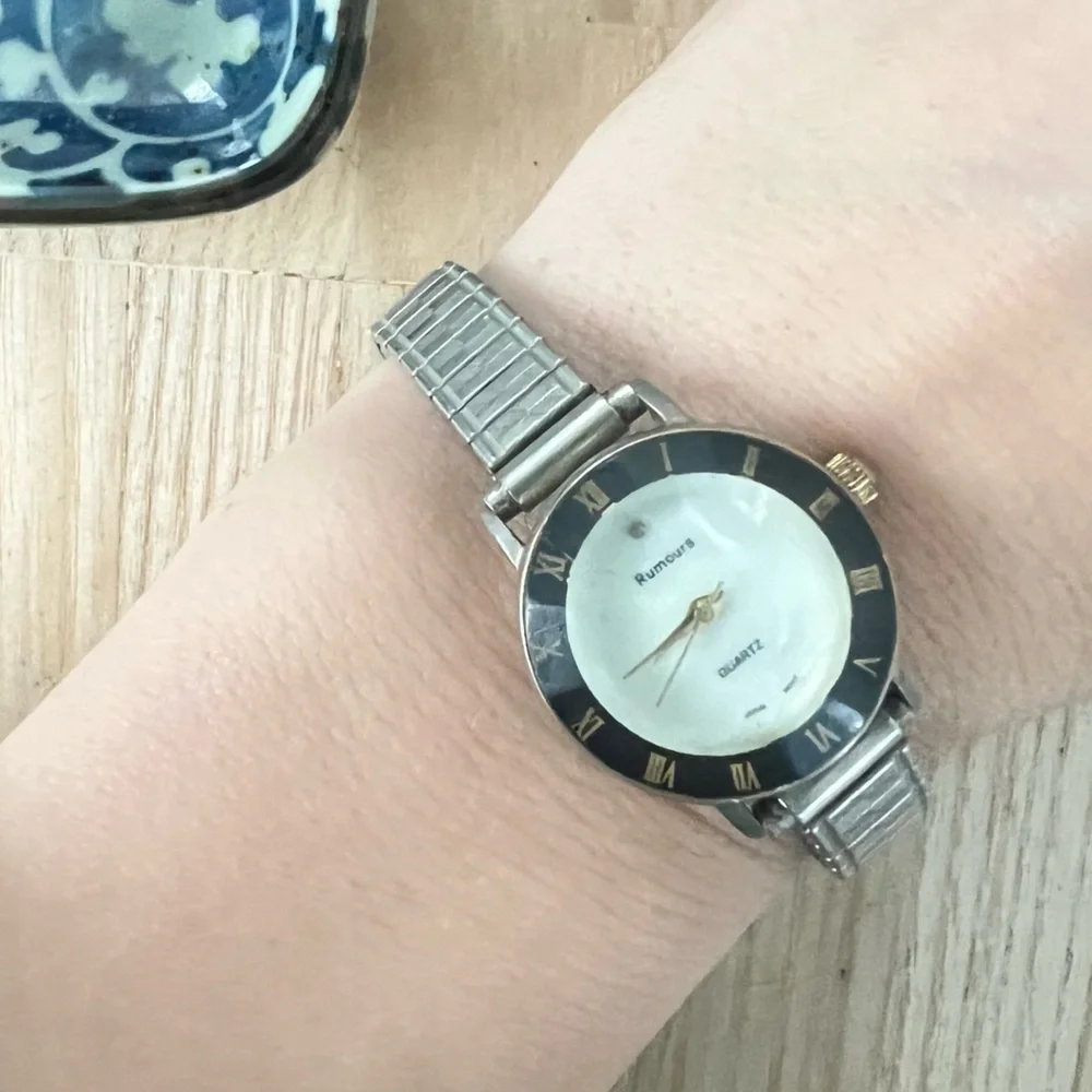 Vintage rumors ladies silver tone bracelet watch NEW BATTERY